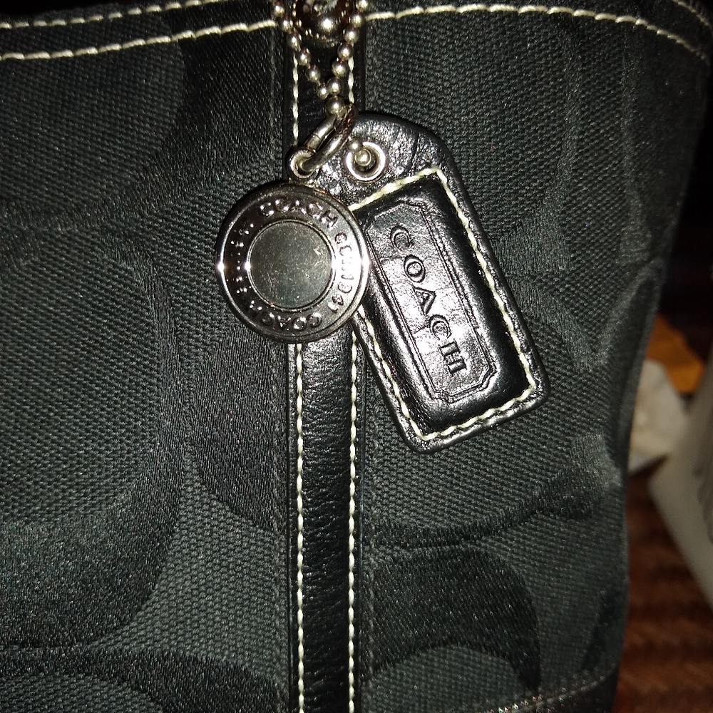Coach Signature Bag - Picture 2 of 6